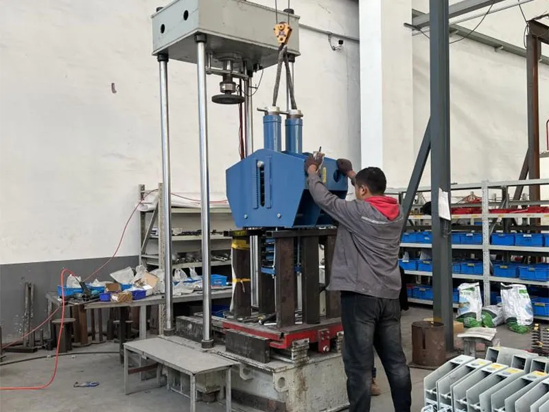 Рисунок 8. Заводские испытания высокоточного подвеса пружины постоянной силы.